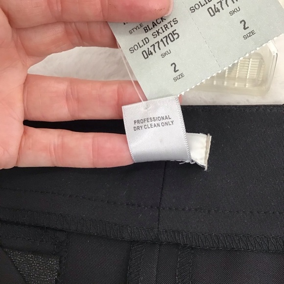 Cache Women’s Classic Mini Skirt Black Career Business Casual NWT Size 2 - Picture 7 of 7